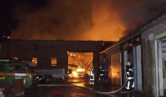 Vorschaubild: Nachbarschaftshilfe bei Großbrand in Leopoldsdorf
