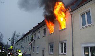 Vorschaubild: Vollbrand einer Wohnung in Mehrparteienhaus