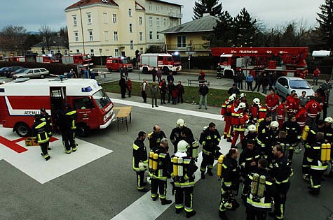 Der Hubschrauberlandeplatz diente als Atemschutz-Sammelplatz