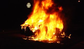Vorschaubild: Vollbrand eines PKWs in Maria Enzersdorf