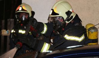 Vorschaubild: Nächtlicher Fahrzeugbrand 