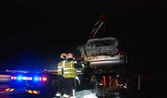 Vorschaubild: Fahrzeug in Vollbrand 