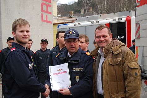 JFM Dominik Muschau, LFR Ing. Richard Feischl, Vizebürgermeister Hannes Stiehl