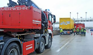 Vorschaubild: Schwerer Verkehrsunfall auf der A2 bei Guntramsdorf