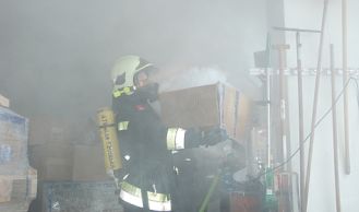 Vorschaubild: Brand in einer Lagerhalle 