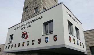 Vorschaubild: Mitarbeiter der BAZ-Mödling absolvieren Telefontraining