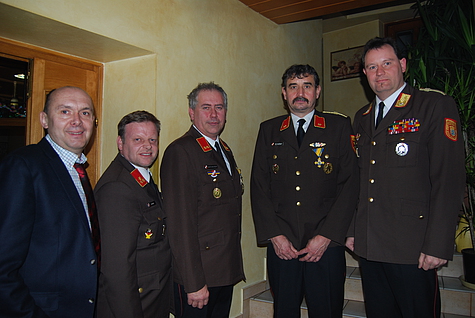 v.l.n.r.: Bgm. Michael Krischke, HBI Robert Heindl, OBI Siegfried Mathauser, BI Schöny Thomas, ABI Thomas Kaltenecker