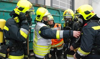 Vorschaubild: Zwei Feuerwehren im Bezirk Baden bei Brandeinsatz