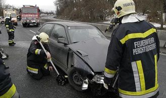 Vorschaubild: Verkehrsunfall auf der B12 bei Perchtoldsdorf