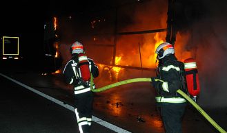 Vorschaubild: Fahrzeugbrand fordert ein Todesopfer 