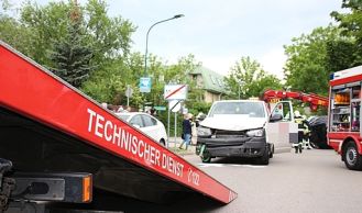 Vorschaubild: Verkehrsunfall mit Menschenrettung