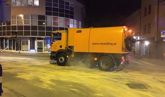 Vorschaubild: Lange Ölspur fordert Einsatzkräfte