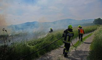 Vorschaubild: Flurbrand entlang der B17
