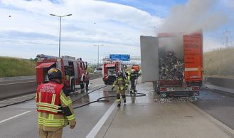 Vorschaubild: LKW Brand auf der S1