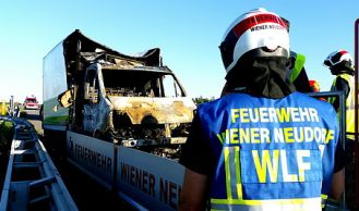 Vorschaubild: Bergung nach LKW Brand