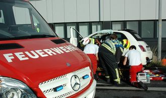 Vorschaubild: Lenkerin im Fahrzeug eingeschlossen