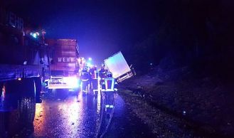 Vorschaubild: Autobahnbergung LKW
