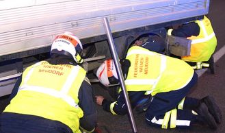 Vorschaubild: Eingeklemmte Person im Frühverkehr