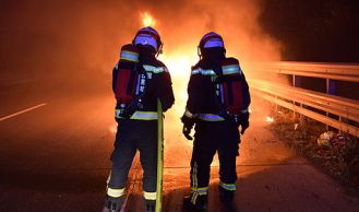 Vorschaubild: Vollbrand eines Kleintransporters auf der A2
