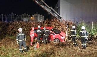 Vorschaubild: Verkehrsunfall mit eingeklemmter Person