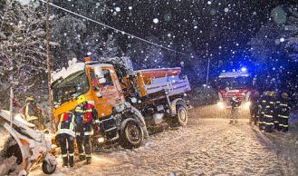 Vorschaubild: Lkw-Bergung in Sparbach