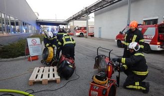 Vorschaubild: Brand im Gewerbebetrieb Gumpoldskirchen