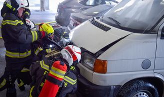 Vorschaubild: Fahrzeugbrand in Parkdeck