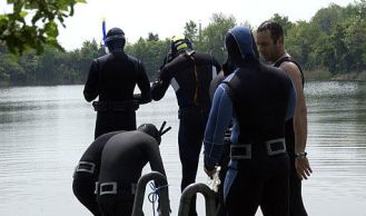 Vorschaubild: Feuerwehrtaucher im Dienst des Umweltschutzes