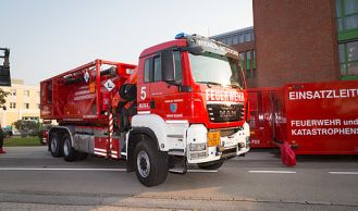 Vorschaubild: Feuerwehr präsentiert sich bei Bezirkshauptmannschaft