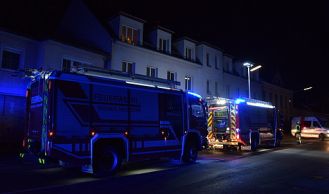 Vorschaubild: Bewohner rettet sich aus Fenster