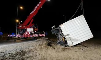 Vorschaubild: Lkw-Bergung: Kraneinsatz in Leopoldsdorf
