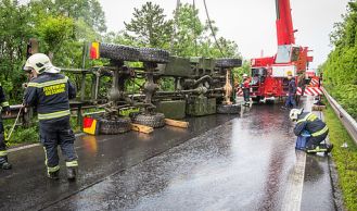 Vorschaubild: Unfall mit US-Militär-Lkw auf der A21