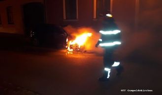 Vorschaubild: Fahrzeugbrand in Gumpoldskirchen