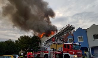 Vorschaubild: Brand in Reihenhaussiedlung 
