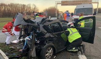 Vorschaubild: Schwerer Verkehrsunfall fordert eine verletzte Lenkerin