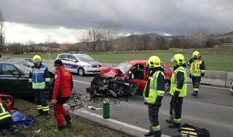 Vorschaubild: Schwerer Verkehrsunfall mit mehreren Verletzten auf der B17
