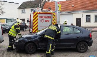 Vorschaubild: PKW gegen Fußgänger 