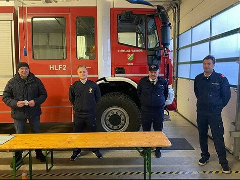 Von links nach rechts: Bürgermeister Michael Krischke, Christopher Starzer, Christian Snediz und Bernhard Schlamp