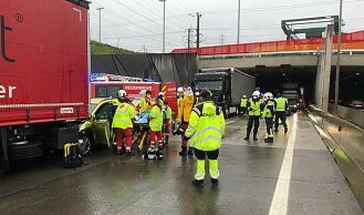 Vorschaubild: Verkehrsunfall mit Menschenrettung auf der S1