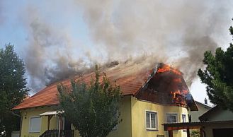 Vorschaubild: Brand eines Einfamilienhauses