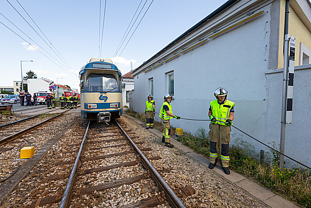 Bild 010 zum Bericht 2105