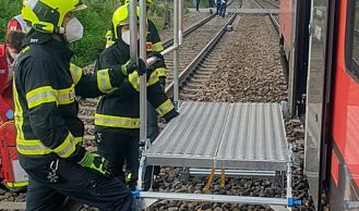 Vorschaubild: Rettungseinsatz auf der Südbahnstrecke 
