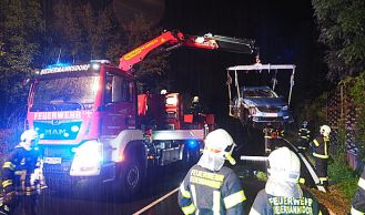 Vorschaubild: PKW kracht in Lärmschutzwand