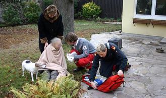 Vorschaubild: Mödling: Pensionistin vor Erstickungstod gerettet