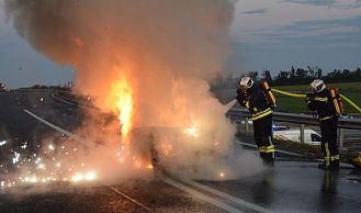 Vorschaubild: Fahrzeugbrand auf Rampe zur Südostautobahn