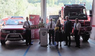 Vorschaubild: Zweifache Fahrzeugsegnung
