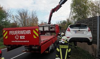 Vorschaubild: Fahrzeugbergung nach Verkehrsunfall 