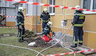 Vorschaubild: Langwieriger Einsatz bei Dehnfugenbrand 