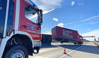 Vorschaubild: Umgekippter LKW Anhänger