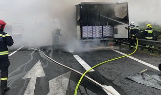 Vorschaubild: Brand eines Kühlanhängers auf der A21